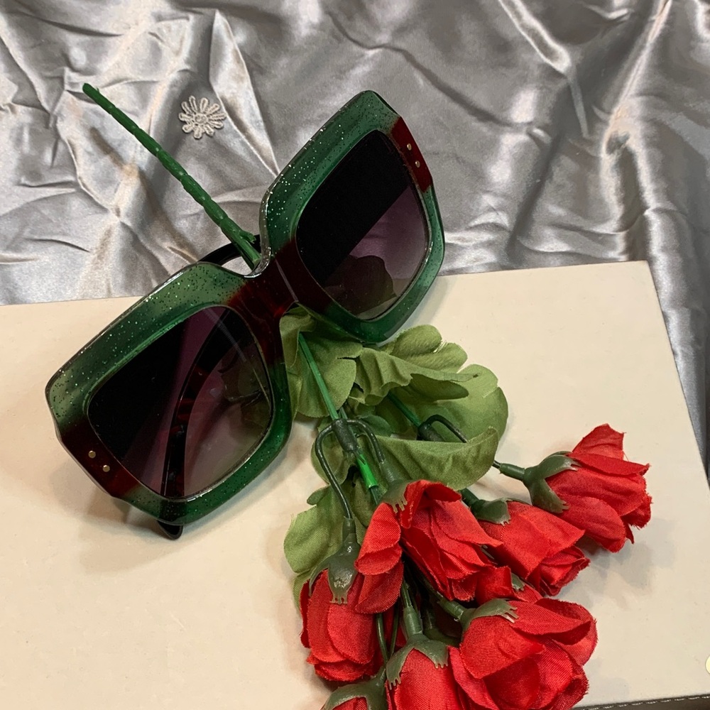 🌹Green Oversized Square FASHION Sunglasses